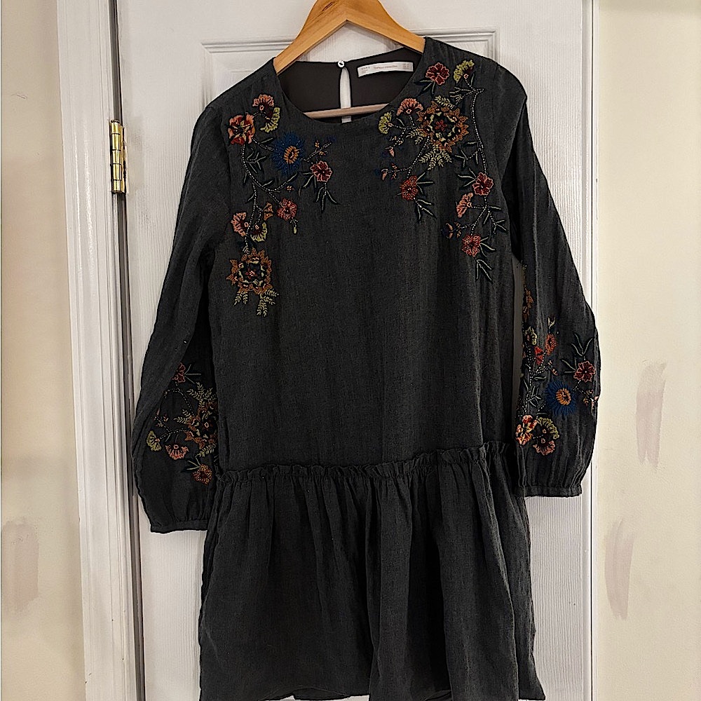 ZARA Trafaluc Floral Embroidered Grey Dress